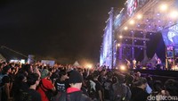 Penonton memenuhi area depan panggung Hammersonic Festival yang megah. Foto: Hanif Hawari