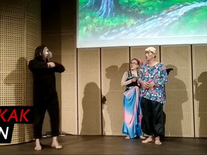 Kocak! Teater Lutung Kasarung Dibanjiri Tawa Penonton