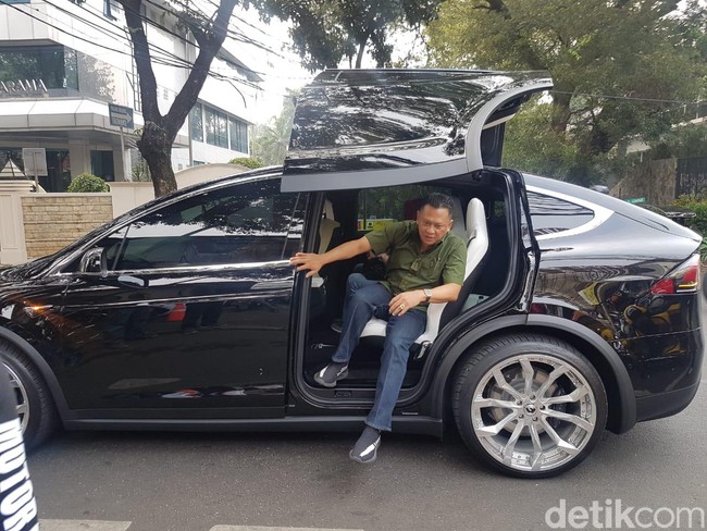 Mobil-motor Bambang Soesatyo yang Harganya Bikin Ngelus Dada!