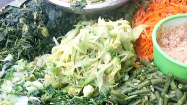 sego gudangan atau nasi urap buat sarapan