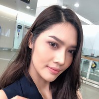 Wanita yang memiliki tinggi 180 sentimeter ini merupakan seorang guru bahasa Inggris di kota kelahirannya. Foto: Instagram @moss_cnp