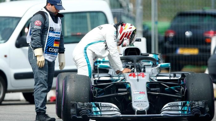 Leiws Hamilton gagal menuntaskan kualifikasi GP Jerman karena mobilnya bermasalah (Foto: Ralph Orlowski/Reuters) Leiws Hamilton gagal menuntaskan kualifikasi GP Jerman karena mobilnya bermasalah (Foto: Ralph Orlowski/Reuters)