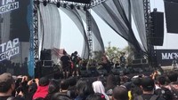 Antusiasme metalhead dan punker di Hammersonic 2018 Foto: Hanif Hawari