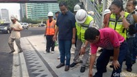 Rute yang dicek Anies meliputi Jl Thamrin arah Jl Sudirman, kemudian berhenti di Hotel Le Meridien dan diakhiri di sekitar Bundaran Hotel Indonesia. (Foto: M Fida Ul Haq/detikcom)