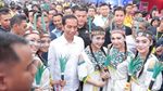 Nonton We The Fest 2018, Jokowi Jadi Rebutan Selfie