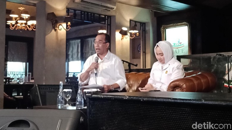 Menhub akan Sanksi Syahbandar Jika Lalai Saat Gelombang Tinggi Menhub akan Sanksi Syahbandar Jika Lalai Saat Gelombang Tinggi
