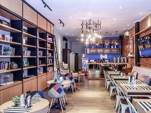 Jomblo Bisa Hangout Sambil Baca Buku di 5 Kafe Ini Aja