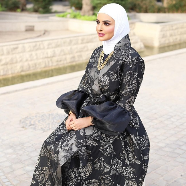 Sontak, pernyataannya itu langsung mengundang kritikan dari para netizen yang geram. Foto: Instagram @sondos_aq