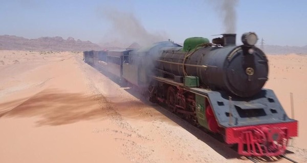 Rute Jalur Kereta Api Hejaz di masa dulu berjalan melalui lima negara saat ini, yakni Turki, Suriah, Yordania, Israel, dan Arab Saudi. Pada masa jayanya, kereta membawa sekitar 300 ribu penumpang per tahun pada 1914 dan berlangsung selama satu dekade karena perang (The Travel Show/BBC Travel) Rute Jalur Kereta Api Hejaz di masa dulu berjalan melalui lima negara saat ini, yakni Turki, Suriah, Yordania, Israel, dan Arab Saudi. Pada masa jayanya, kereta membawa sekitar 300 ribu penumpang per tahun pada 1914 dan berlangsung selama satu dekade karena perang (The Travel Show/BBC Travel)