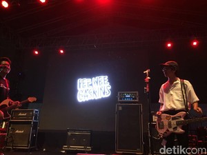 Iqbaal Ramadhan Main Bass Bareng Pee Wee Gaskins di WTF 2018