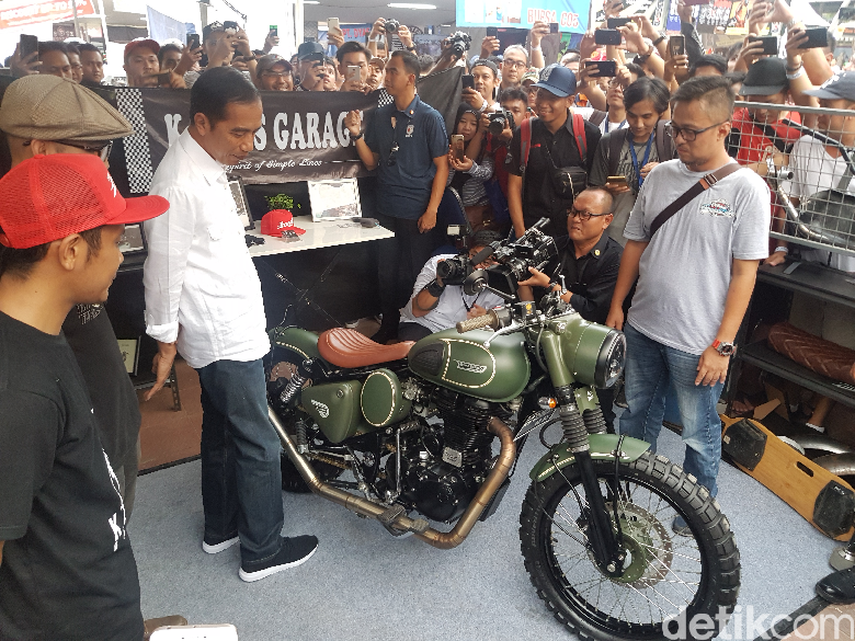 Jokowi Tengok Motor  Modif  Anaknya