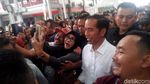Foto: Jokowi Diajak Selfie dan Lirik Motor Gibran di Pameran Otomotif