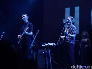 Lirik Lagu Location Unknown - HONNE feat. Beka Lengkap dengan Maknanya