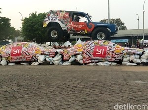Jangan Lewatkan Aksi Mobil Digilas Gajah Monster Pekan Ini