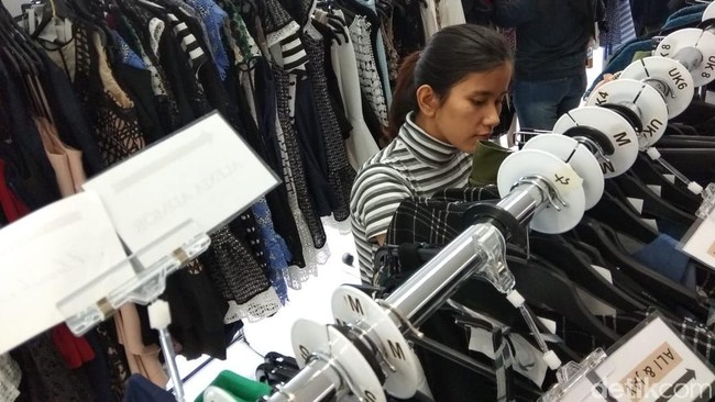 Geliat Bisnis Penyewaan Baju Mahal dan Bermerek