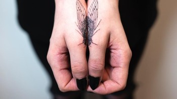 Gambar kupu-kupu gabungan dari tangan. Foto: Istimewa