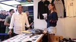 Ditemani Gibran, Begini Gaya Joko Widodo Belanja Kaos di WTF 2018