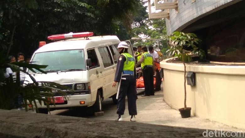 Ini Identitas Pria yang Bunuh Diri di Blok M Plaza Ini Identitas Pria yang Bunuh Diri di Blok M Plaza