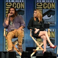 Merupakan koleksi Dior untuk Cruise 2019, gaun tersebut dipermanis dengan detail bordir. Sementara itu, teknik lipit pada bagian rok semakin mempertegas sisi feminin dan keanggunan Nicole Kidman. (Foto: Getty Images)