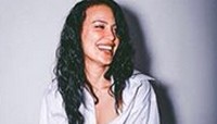 Meski umurnya sudah 47 tahun, Sophia Latjuba tetap terlihat awet muda. Foto: Dok. Instagram/sophia_latjuba88