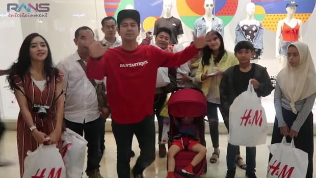 Hedon! Raffi Ahmad Belanjakan Bowo Alpenliebe hingga Puluhan Juta