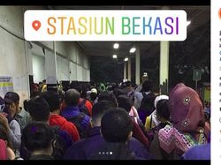 Curhat Antrean Tiket Kertas Commuterline
