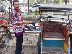 Lulus ITB, Anak Tukang Becak Itu Juga Pernah Wakili RI ke Malaysia