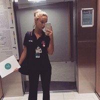 Model tertarik menjadi perawat mungkin jarang terjadi. Ketertarikan Brooklyn dengan bidang itu pun berawal dari sebuah insiden. Foto: Instagram @brooklynkellyy