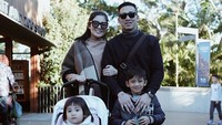 Menikah dengan Askara Parasady Harsono dan kini sudah mempunyai dua anak. Foto: Dok. Instagram/nindyparasadyharsono