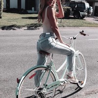 Membantu orang benar-benar membuka mataku dan membuatku membumi, itulah mengapa aku menyukainya. Di media sosial, pengikutku hanya melihat satu sisi dariku tapi ada sisi lain yang tidak ada yang melihat kecuali ada orang butuh bantuan, katanya. Foto: Instagram @brooklynkellyy