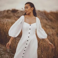 Semakin hari semakin bertambah followersnya hingga Savina menjadi influencer. Ia dipercaya mempromosikan brand-brand fashion high-end seperti Chanel dan Louis Vuitton. Foto: Dok. Instagram/Savina Chai