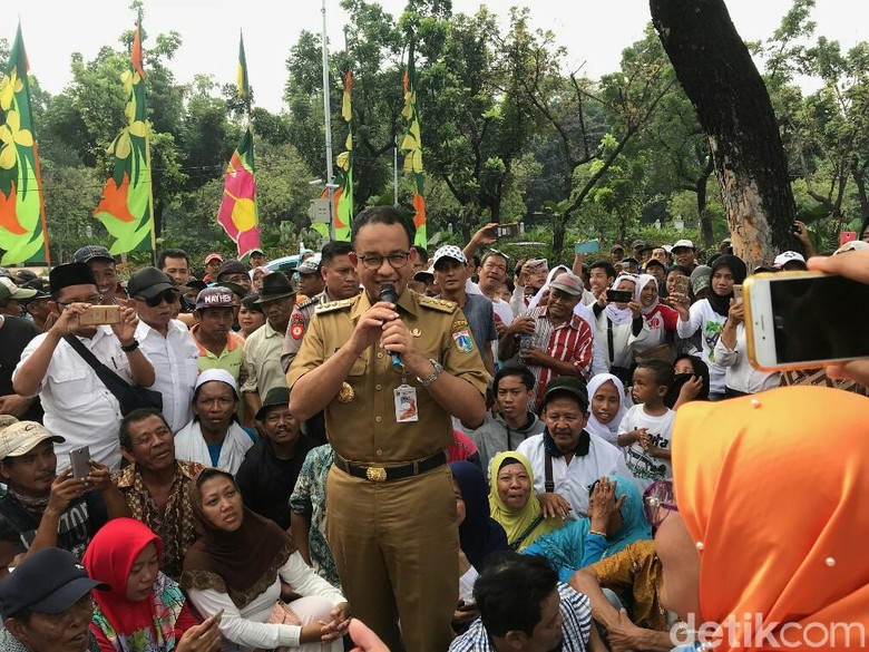 Temui Pendemo, Ini yang Dikatakan Anies soal Kemungkinan Nyapres Temui Pendemo, Ini yang Dikatakan Anies soal Kemungkinan Nyapres