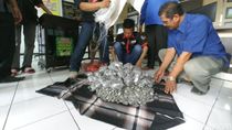 Unik, Takmir Masjid Ini Bayar Denda ke PLN dengan 90 Kg Uang Receh Unik, Takmir Masjid Ini Bayar Denda ke PLN dengan 90 Kg Uang Receh