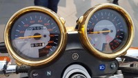 Kemarin ada ya g jual RX King tahun 90-an itu Rp 150 juta. Dari awal beli sampai sekarang nggak pernah dipakai sama dia. Nah ini saya mau tes ada nggak yang mau beli harga 50 juta, kata Putra. Foto: Rangga Rahardiansyah