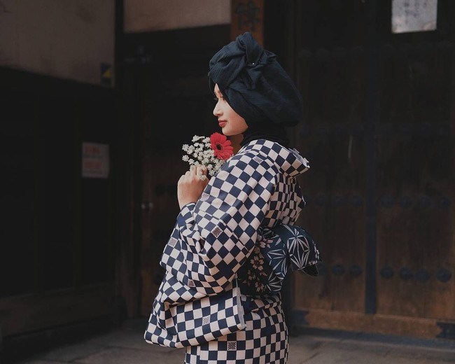 Menurut Aufa, toleransi di Jepang sudah cukup membaik. Awalnya banyak yang bertanya tentang hijab yang ia kenakan, tapi semakin banyak yang memahami bahwa hijab adalah kewajiban bagi muslim. Foto: Dok. Instagram/Aufa Rahmalia