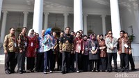 Dalam pertemuan ini, isu ekonomi menjadi topik utama yang dibahas.