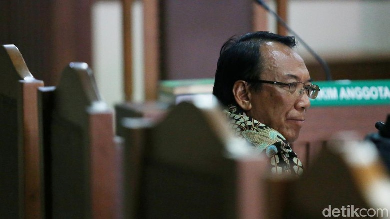 Jero Wacik Tanya JK soal Peluncuran Buku di Dharmawangsa Jero Wacik Tanya JK soal Peluncuran Buku di Dharmawangsa