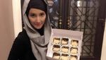 Mengintip 10 Momen Kulineran Artis Cantik Ineke Koesherawati