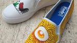 Uniknya Kalung hingga Sepatu yang Dibuat dengan Gambar Mie Instan dalam Mangkuk