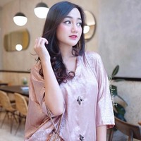 Salah satu bukti sukses Nanda sebagai beauty vlogger adalah subscriber chanel YouTubenya telah mencapai 989 ribu. Videonya pun telah ditonton jutaan kali. Foto: Instagram