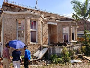 Ridwan Kamil Minta Rumah Kembar Sukarno Dibangun Ulang