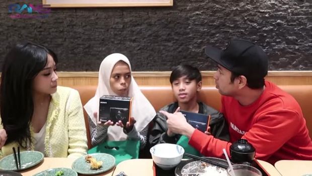 Hedon! Raffi Ahmad Belanjakan Bowo Alpenliebe hingga Puluhan Juta