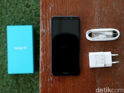 Unboxing Smartphone Murah Meriah Honor 7S