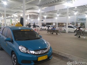 Viral Penumpang Taksi Dihadang di Bandara Semarang, Ini Kata YLKI