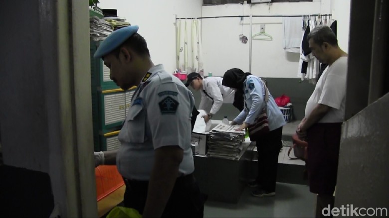 Sidak Lapas Cipinang, Kemenkum HAM Temukan Alat Komunikasi Sidak Lapas Cipinang, Kemenkum HAM Temukan Alat Komunikasi