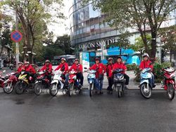 Aksi Perdana Driver Go-Jek Angkut Penumpang di Vietnam