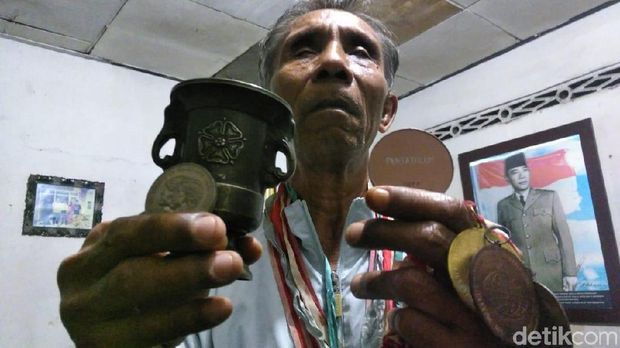 Soeharto memamerkan koleksi juaranya