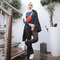 Padu padan gaya Nabilla juga kekinian. Ia pernah tampil memakai oversized jaket ala gaya hypebeast hingga fanny pack yang sedang tren. Foto: Instagram/bae_biiiiiii