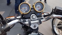 Karena motor ini edisi spesial 20 tahun RX King, jumlahnya tak banyak. Gosipnya, kata Putra, cuma ada 5.000 unit motor serupa di Indonesia. Foto: Rangga Rahardiansyah