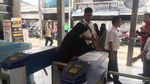 Foto: Penumpang KRL Tak Lagi Pakai Tiket Kertas